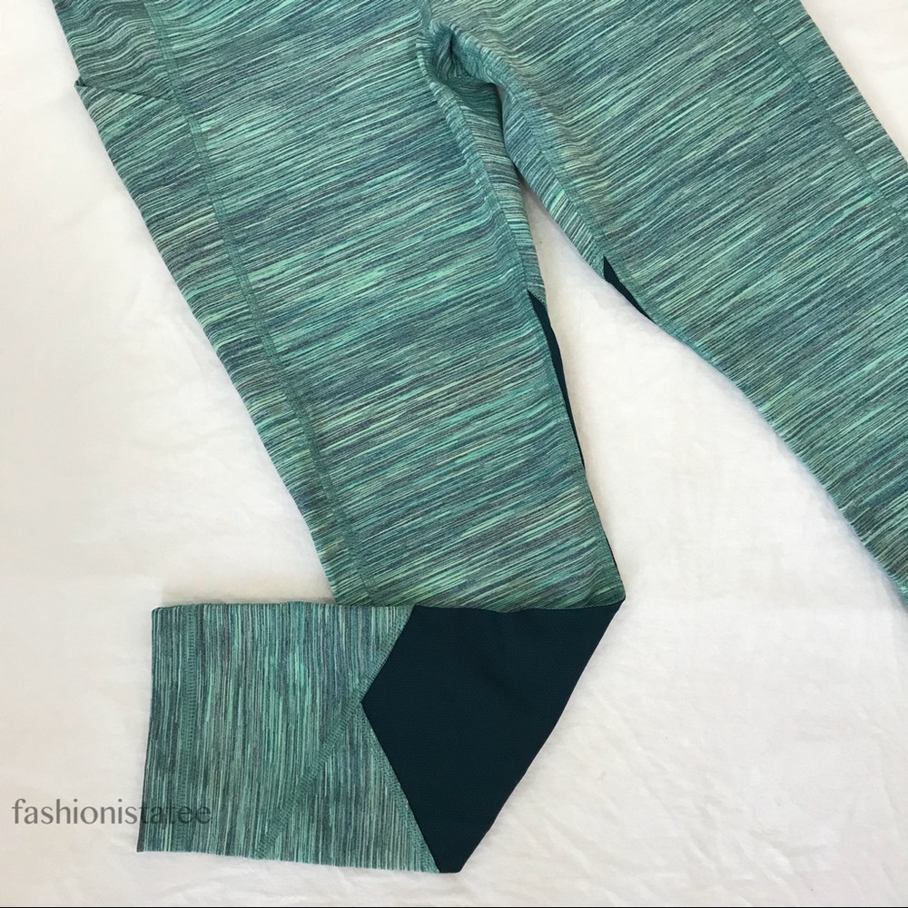 NWT lululemon pace rival crop Alberta lake space 4 - Picture 2 of 8